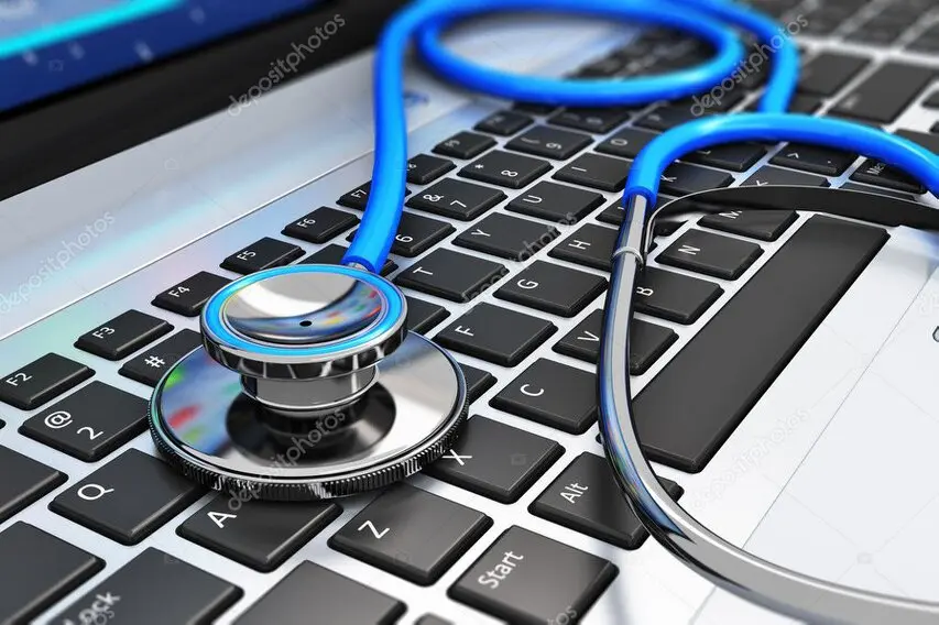 Laptop ανοιγμένο με εμφανή τα εσωτερικά μέρη κατά τη διάρκεια επισκευής